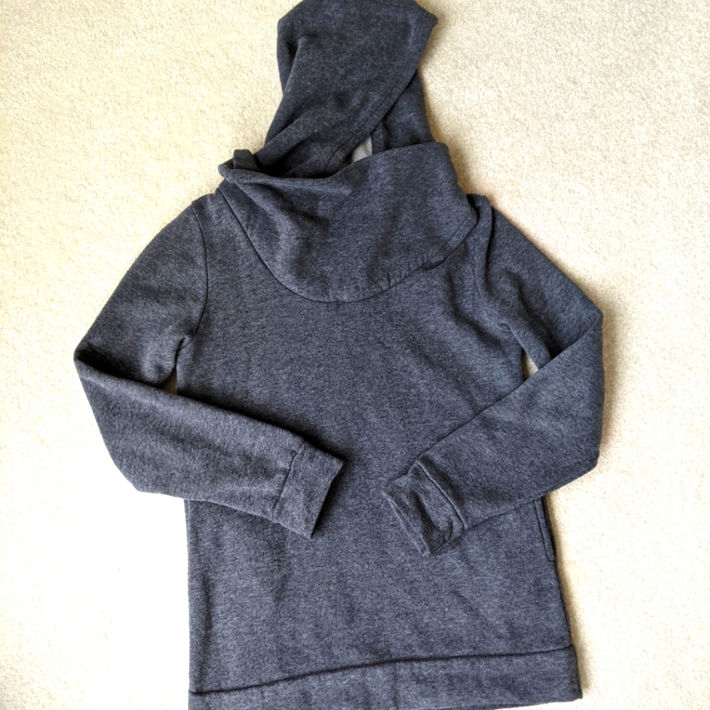 Dark grey small hoodie